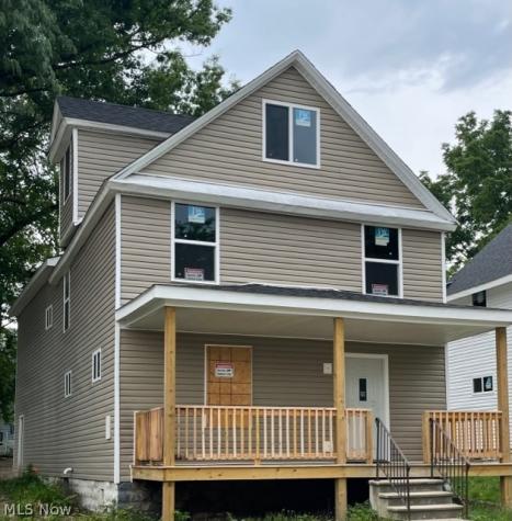 678 Moon Street Akron OH 44307