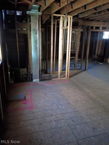 678 Moon Street Akron OH 44307