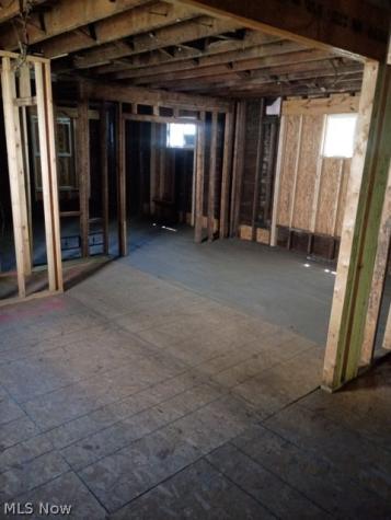 678 Moon Street Akron OH 44307
