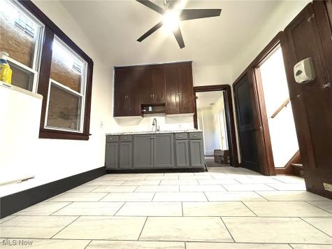 5103 Hamm Avenue Cleveland OH 44127