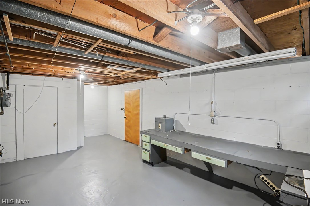 1619 N Carnegie Avenue Niles OH 44446