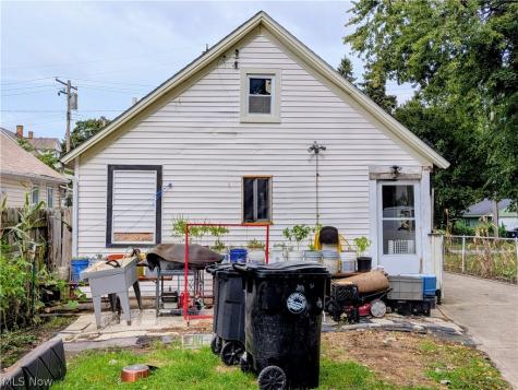7117 Camden Avenue Cleveland OH 44102