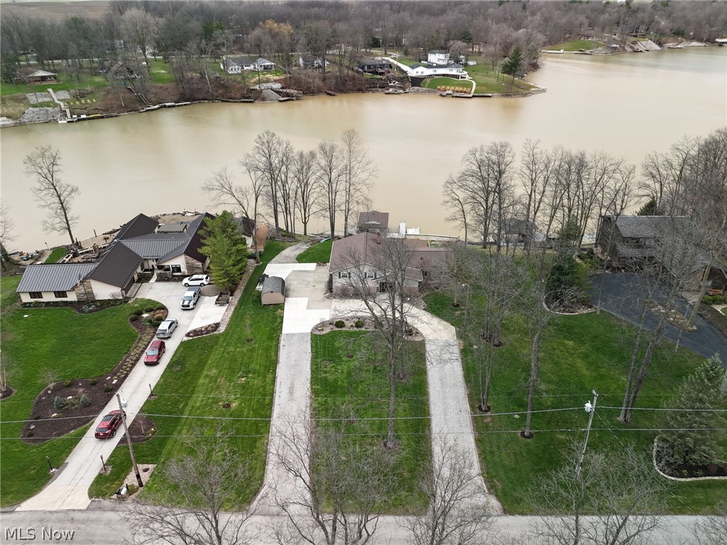 703 Holiday Drive Willard OH 44890