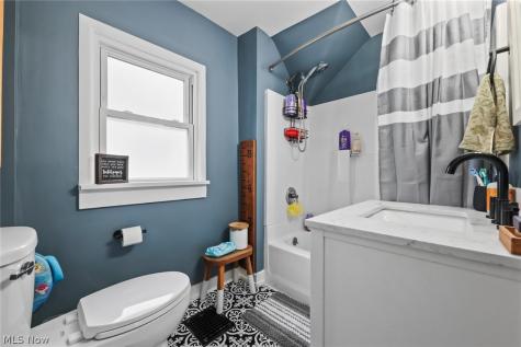 291 Malacca Street Akron OH 44305