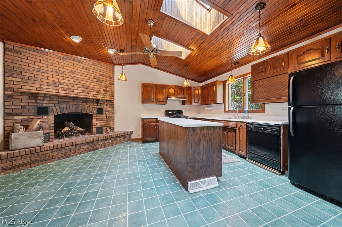 614 Whitney Road Conneaut OH 44030