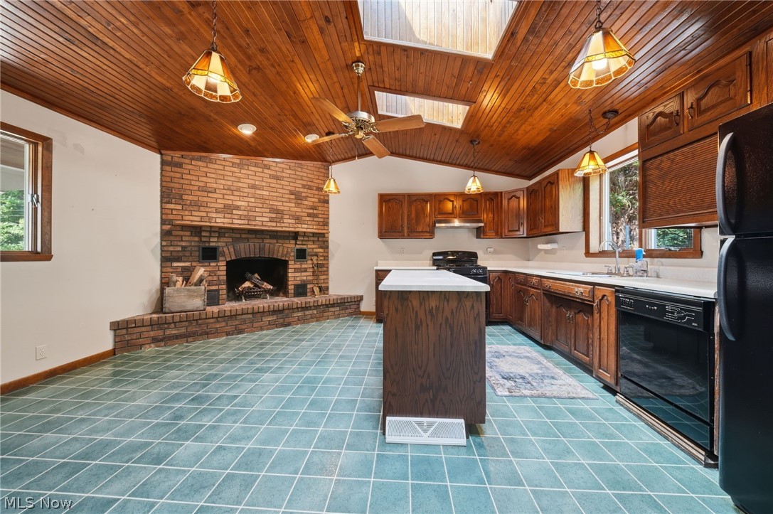 614 Whitney Road Conneaut OH 44030