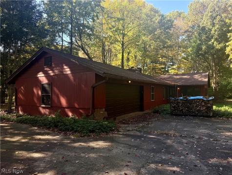 897 Ledge Road Macedonia OH 44056