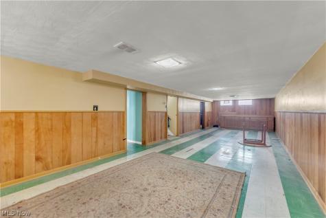 9560 Reichert Road Parma OH 44130