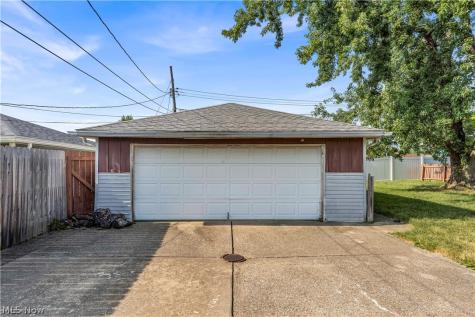 9560 Reichert Road Parma OH 44130