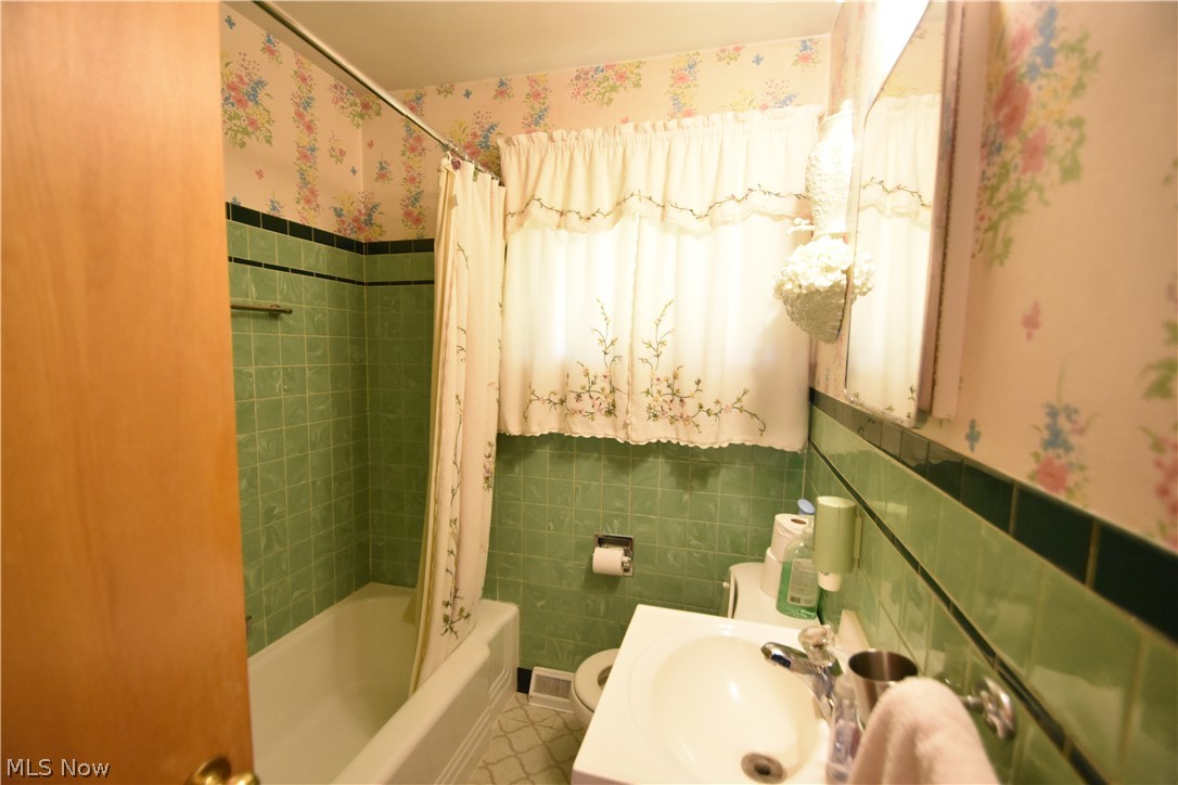 3830 Timothy Lane Youngstown OH 44511