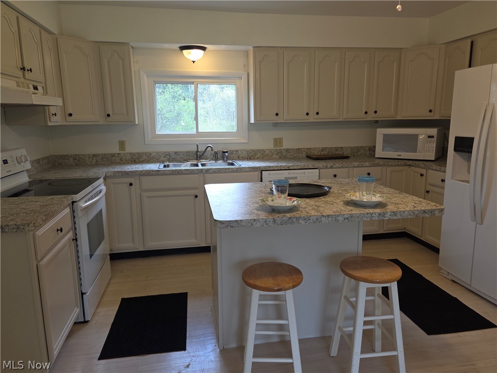13047 Forest Road Burton OH 44021