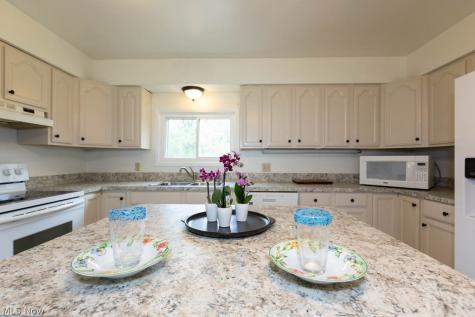 13047 Forest Road Burton OH 44021