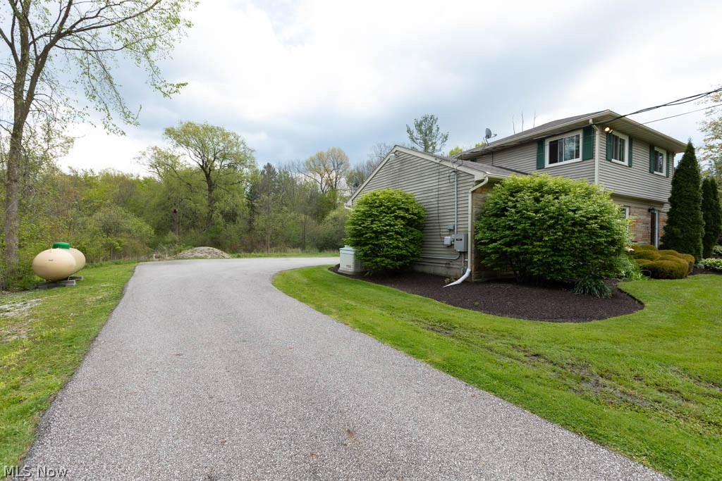 13047 Forest Road Burton OH 44021