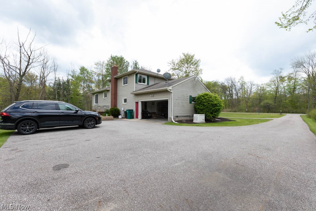 13047 Forest Road Burton OH 44021