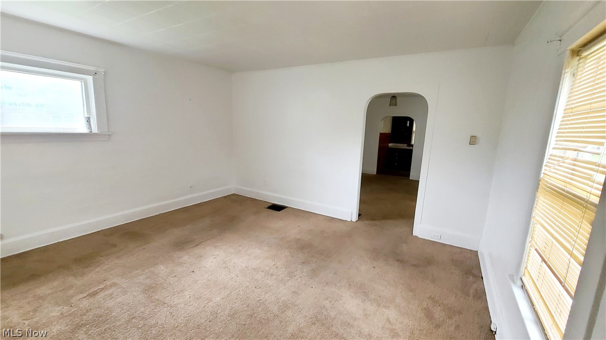 18 Whitney Avenue S Youngstown OH 44509