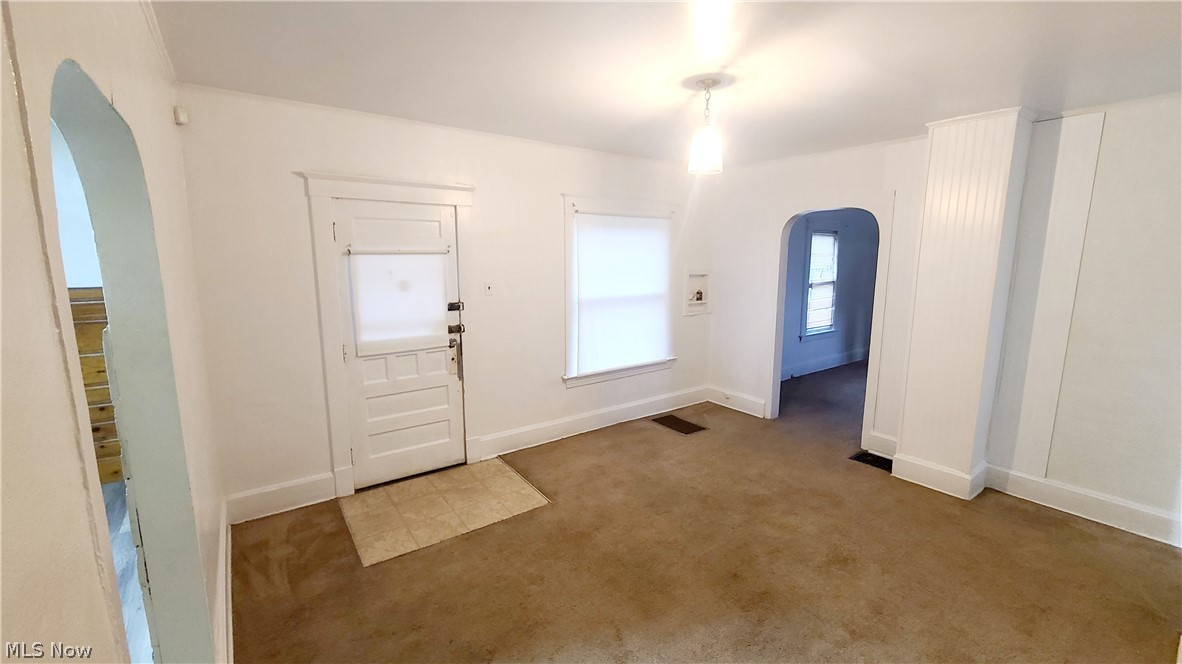 18 Whitney Avenue S Youngstown OH 44509