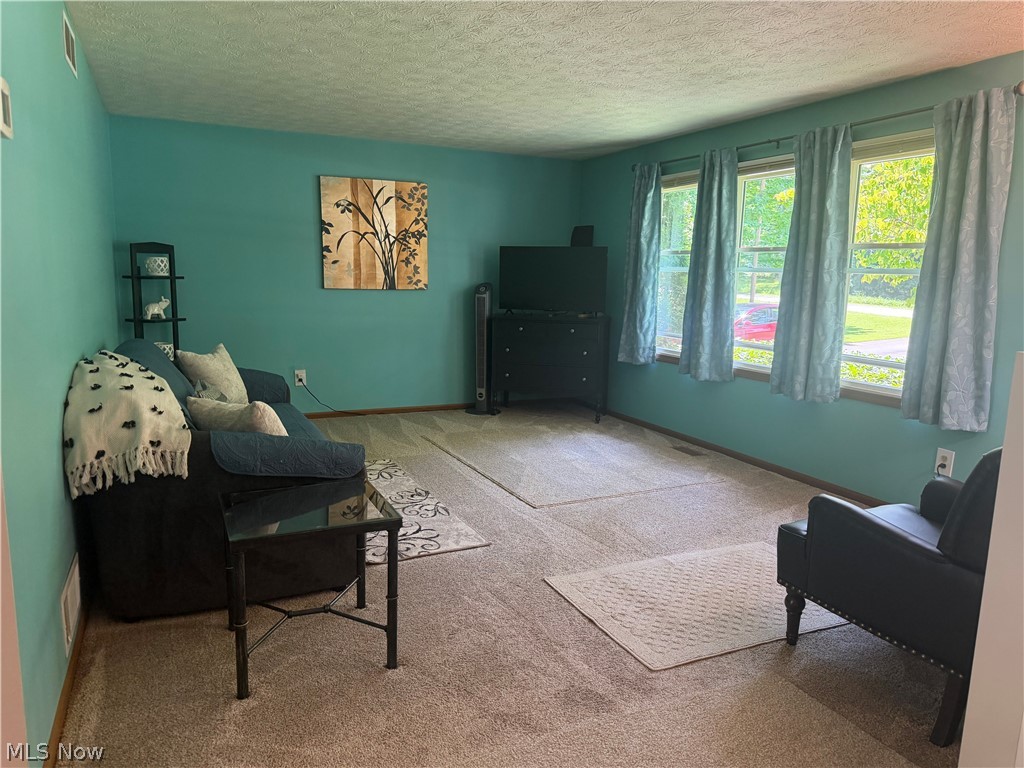 15025 Crestwood Drive Middlefield OH 44062