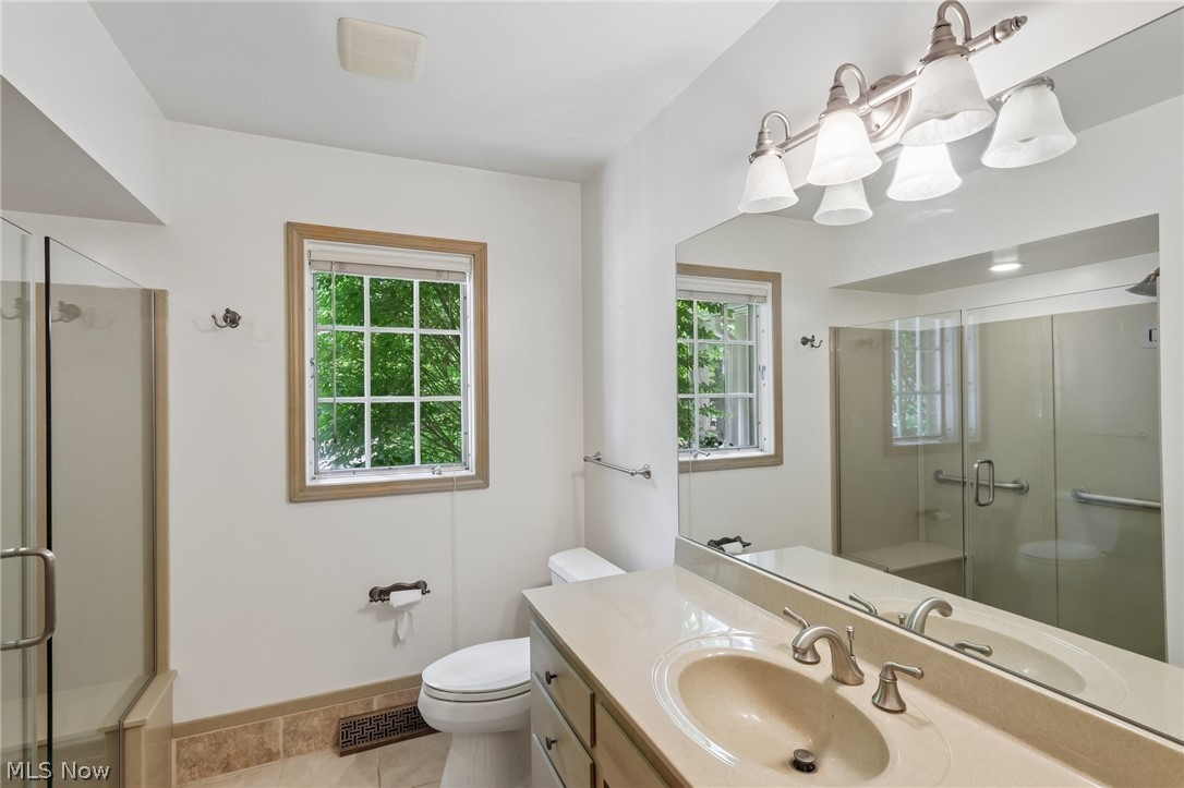 45 Sterncrest Drive Moreland Hills OH 44022