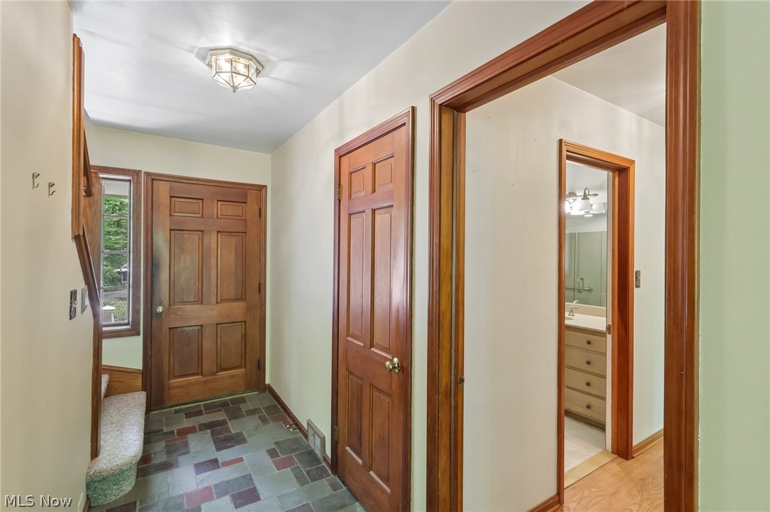 45 Sterncrest Drive Moreland Hills OH 44022