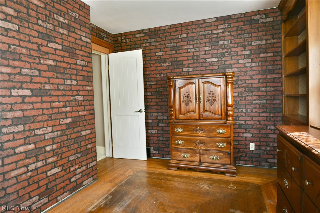 360 Fairmount Avenue NE Warren OH 44483