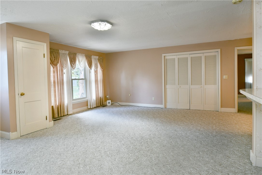 360 Fairmount Avenue NE Warren OH 44483