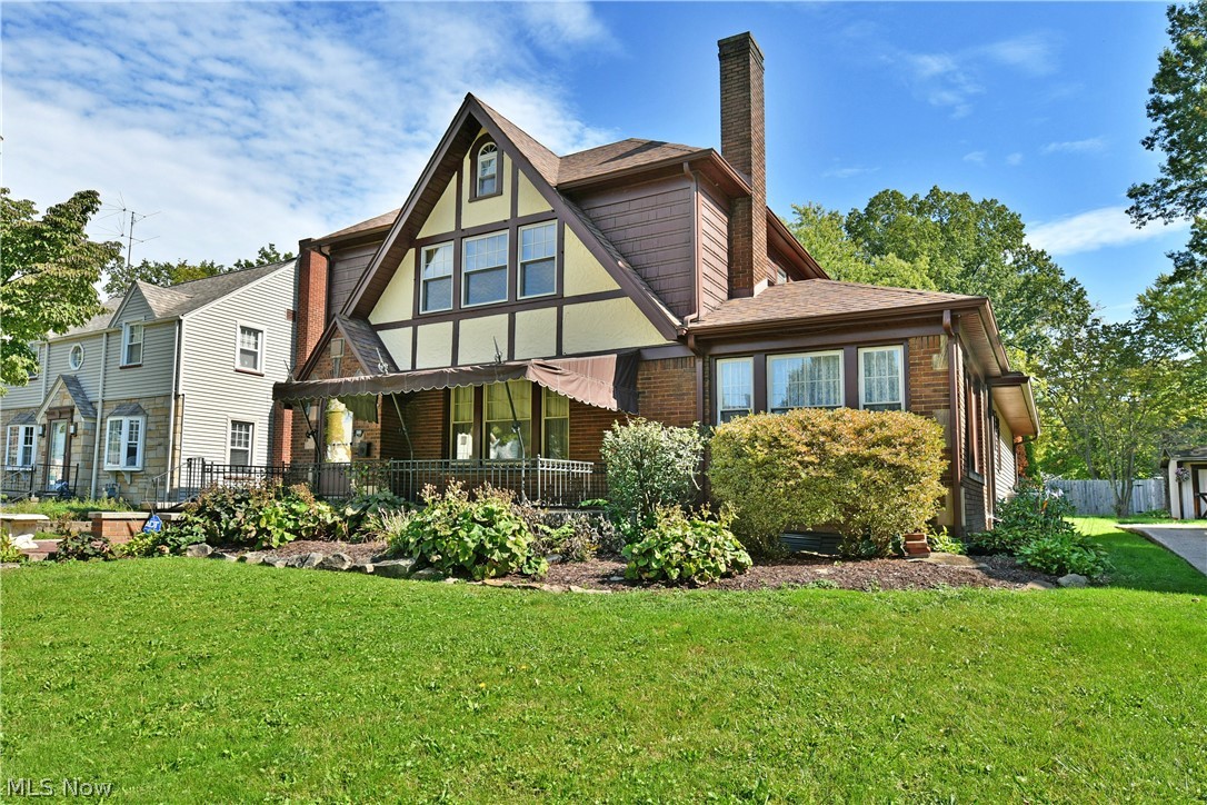 360 Fairmount Avenue NE Warren OH 44483