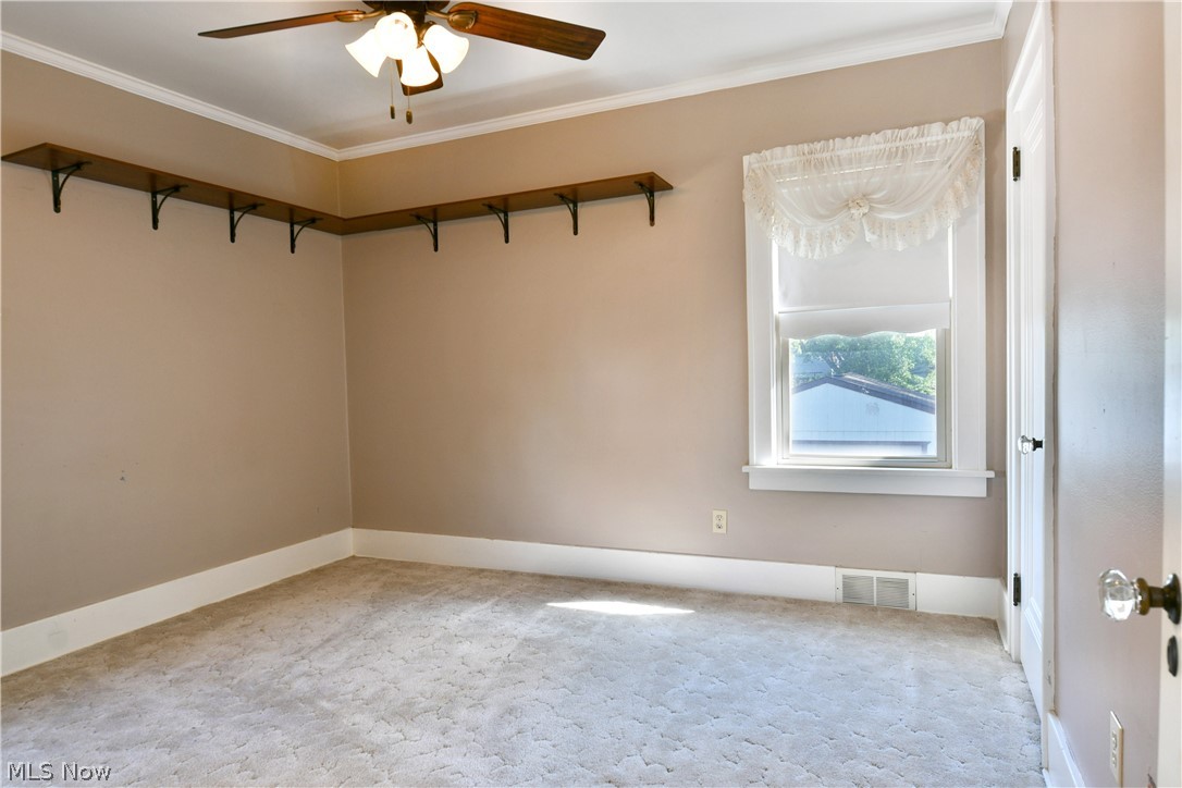 360 Fairmount Avenue NE Warren OH 44483