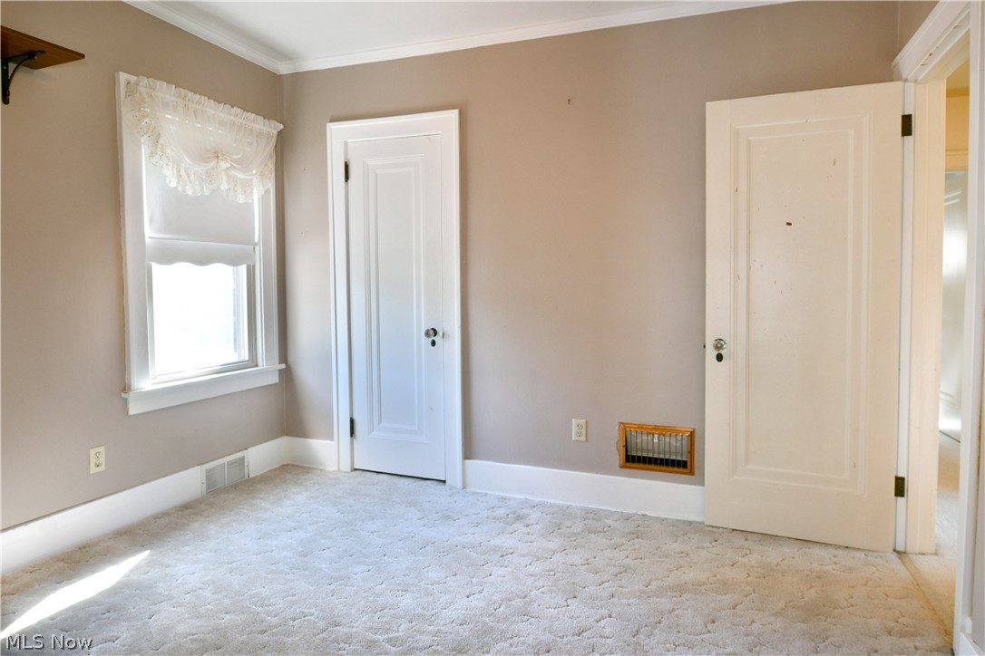 360 Fairmount Avenue NE Warren OH 44483