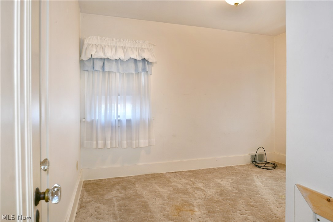 360 Fairmount Avenue NE Warren OH 44483