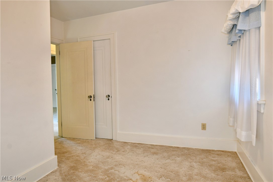 360 Fairmount Avenue NE Warren OH 44483
