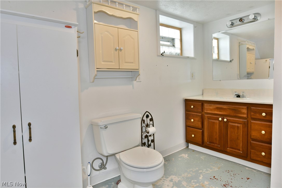 360 Fairmount Avenue NE Warren OH 44483
