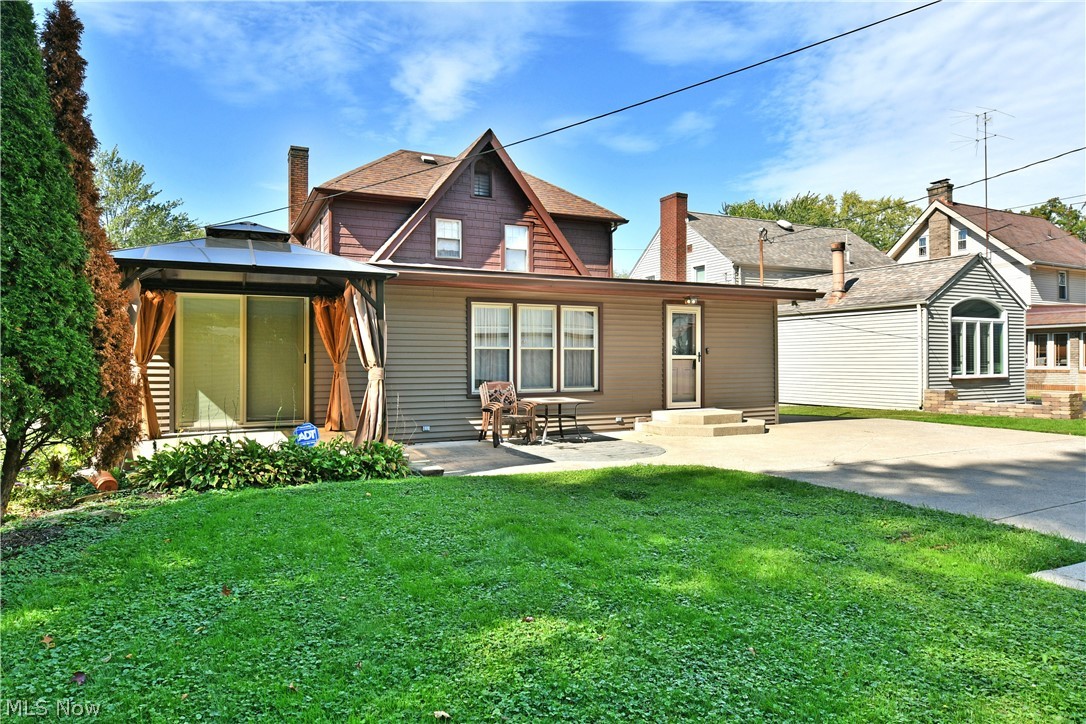 360 Fairmount Avenue NE Warren OH 44483
