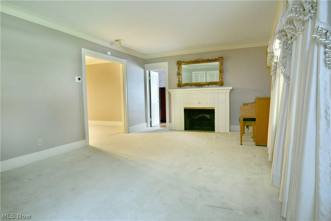 360 Fairmount Avenue NE Warren OH 44483