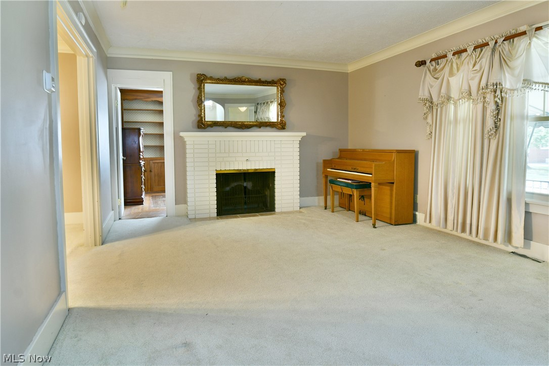 360 Fairmount Avenue NE Warren OH 44483