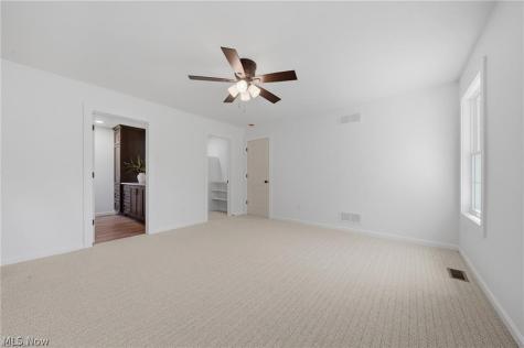 517 Whitetail Trail NE Canton OH 44704