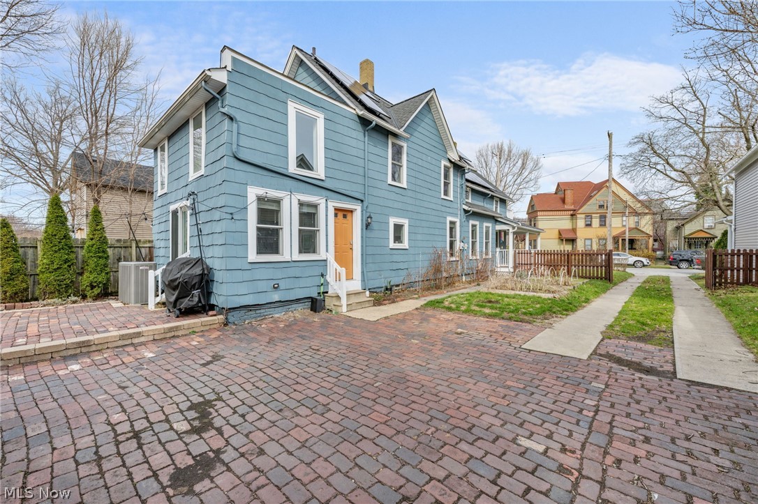 1916 W 44th Street Cleveland OH 44113