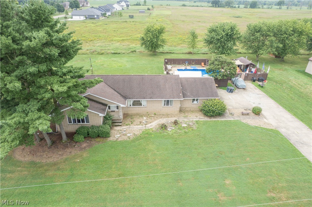 326 Airport Road NW Warren OH 44481