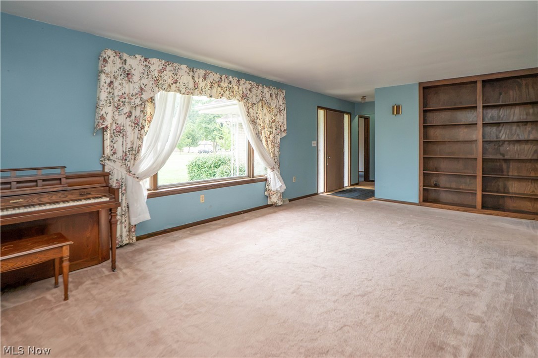 326 Airport Road NW Warren OH 44481