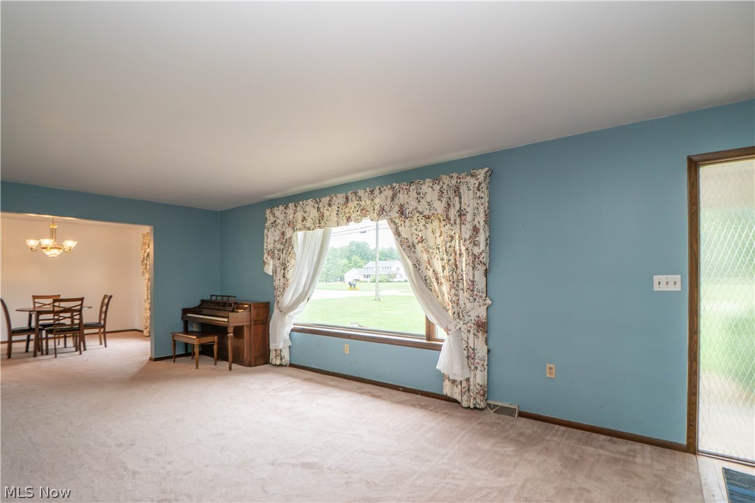 326 Airport Road NW Warren OH 44481