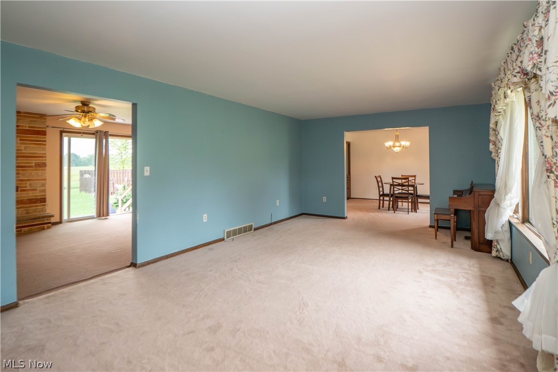 326 Airport Road NW Warren OH 44481