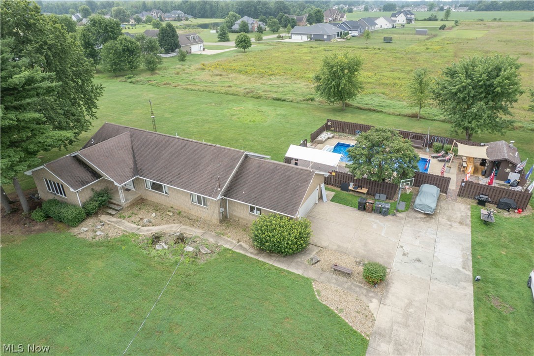 326 Airport Road NW Warren OH 44481