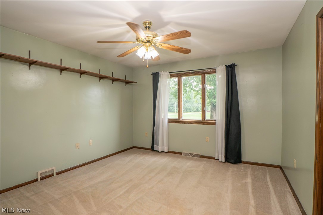 326 Airport Road NW Warren OH 44481