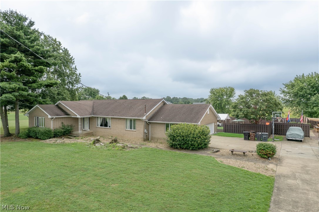 326 Airport Road NW Warren OH 44481