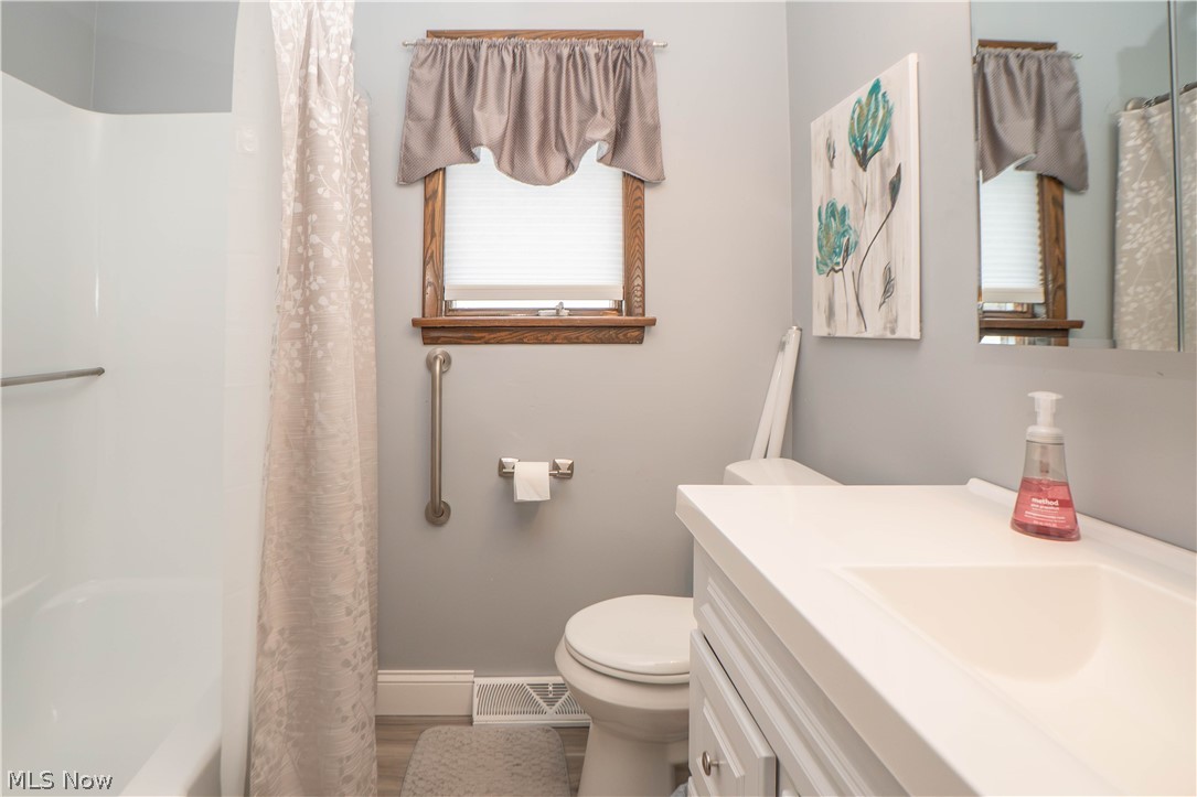 326 Airport Road NW Warren OH 44481