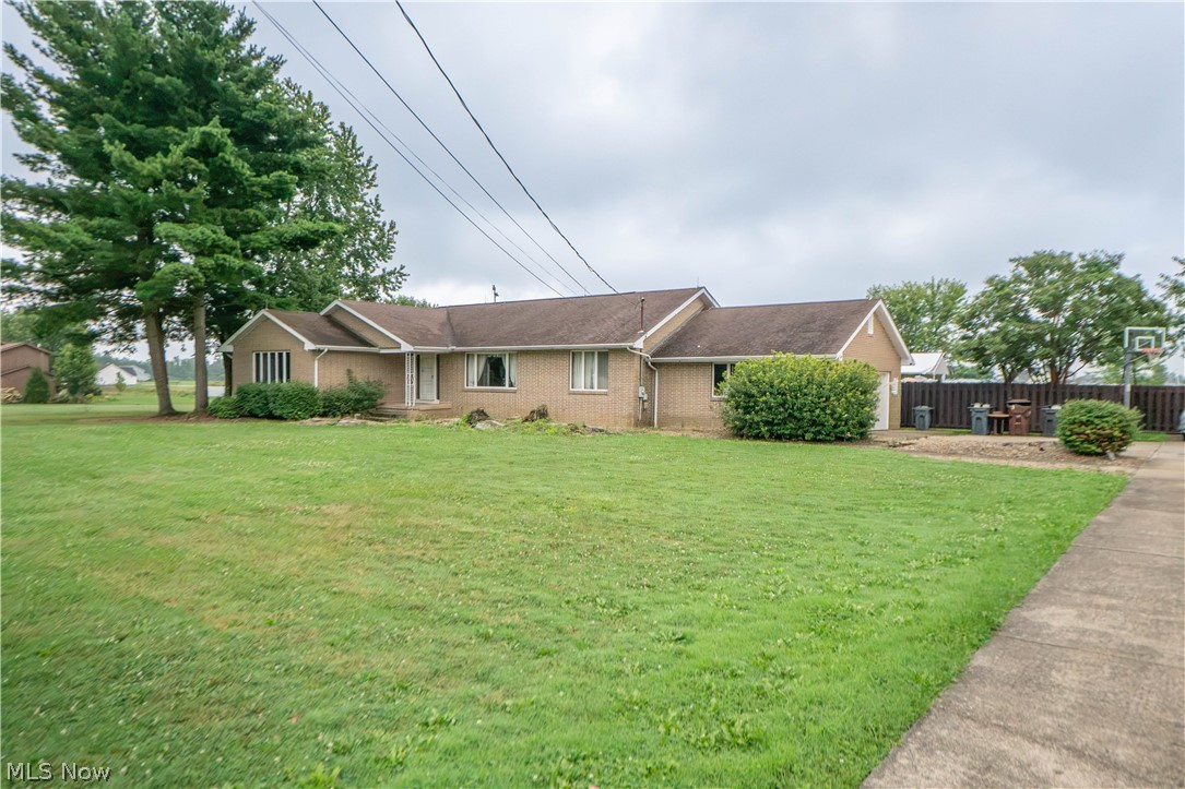 326 Airport Road NW Warren OH 44481
