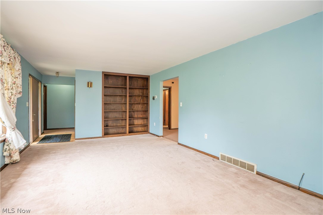326 Airport Road NW Warren OH 44481