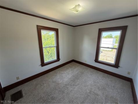 383 E Tallmadge Avenue Akron OH 44310