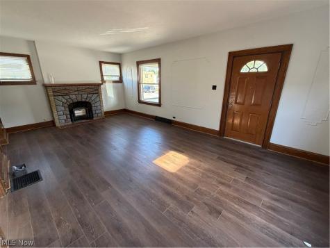 383 E Tallmadge Avenue Akron OH 44310