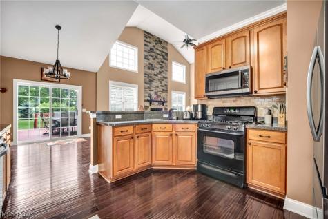 3082 Willowbrook Aurora OH 44202