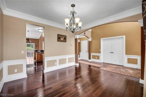 3082 Willowbrook Aurora OH 44202